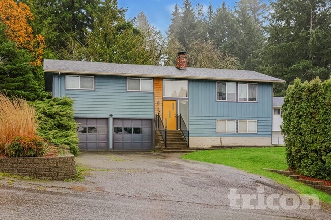 property at 2990 Pickering Pl NE