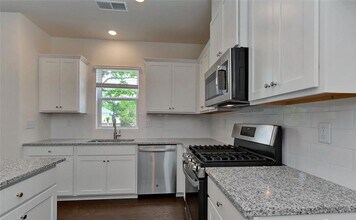 7004 Bentz St in Charlotte, NC - Foto de edificio - Building Photo