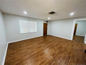 5213 Hummingbird Way in Fort Pierce, FL - Building Photo - Building Photo