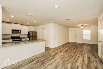 11030 Yonder Flts, Unit 3209-304 in Converse, TX - Foto de edificio - Building Photo