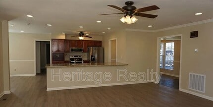 867 Westgate Dr in Alcoa, TN - Building Photo - Building Photo