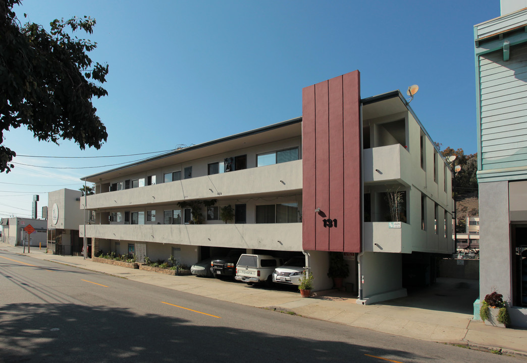 131 Entrada Dr in Santa Monica, CA - Foto de edificio