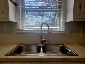 1424 E Hanover St in Springfield, MO - Building Photo - Building Photo