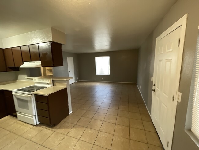 1871 Fulstone Way, Unit 1 in Las Vegas, NV - Foto de edificio - Building Photo