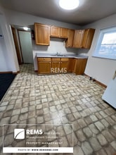 151 W Adams St in Wisconsin Dells, WI - Building Photo - Building Photo