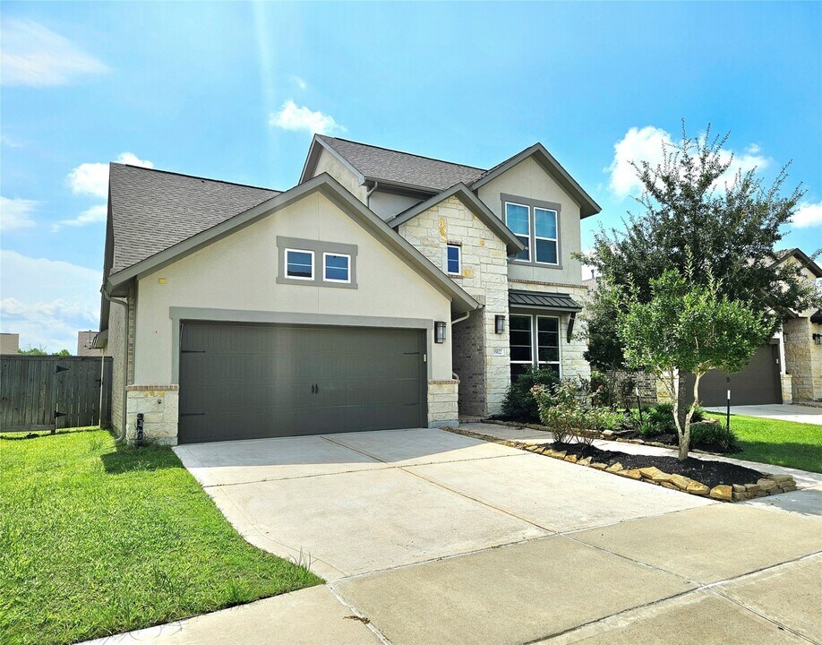 15822 Pilot Knob Dr in Cypress, TX - Building Photo