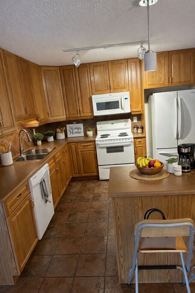 8912-8156 156 St NW in Edmonton, AB - Building Photo - Building Photo