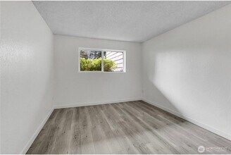 21615 80th Ave W in Edmonds, WA - Building Photo - Building Photo
