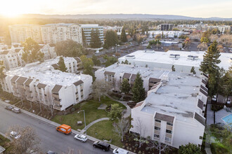 Hastings Square West in Mountain View, CA - Building Photo - Building Photo