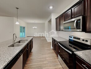 7058 Creeksong Dr in Douglasville, GA - Building Photo - Building Photo