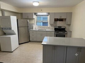 100 Hancock Ave, Unit Apt #2 in Jersey City, NJ - Building Photo