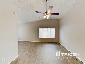 10826 N 41st Ave in Phoenix, AZ - Building Photo - Building Photo