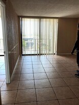 16751 NE 9th Ave in Miami, FL - Building Photo