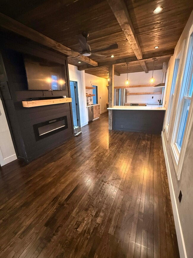 2872 S Delaware Ave, Unit 2872 S Delaware in Milwaukee, WI - Foto de edificio - Building Photo