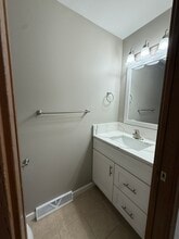 53 Spuhler Dr in Batavia, IL - Building Photo - Building Photo