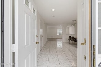 44 Kingfisher Ct in Marlboro, NJ - Building Photo - Building Photo