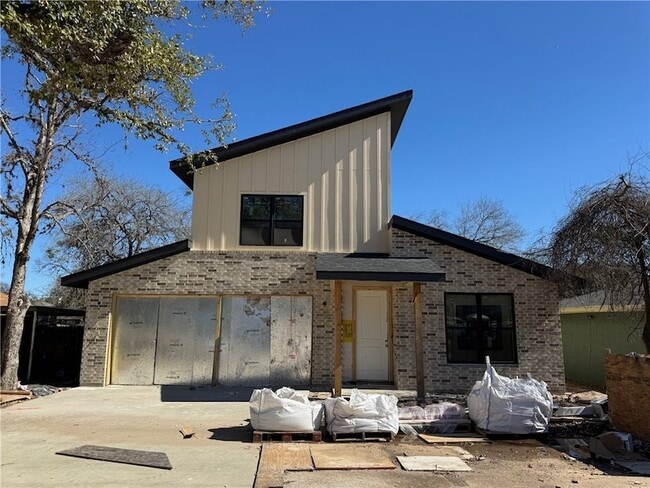 property at 807 S Coulter Dr