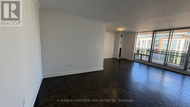 7 Jackes Ave in Toronto, ON - Building Photo - Building Photo