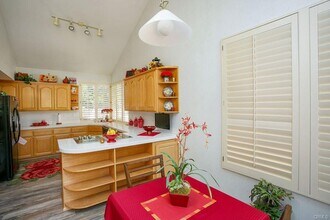 34 Lakefront in Irvine, CA - Building Photo - Building Photo