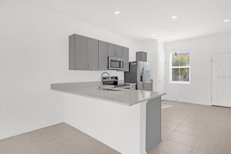 2992 Skyline Lp in Kissimmee, FL - Building Photo - Building Photo