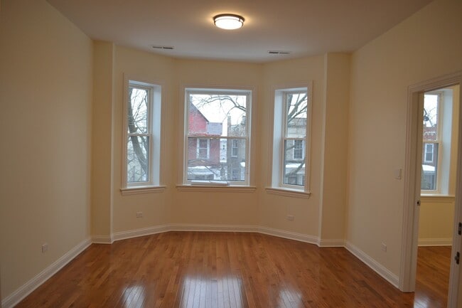 4030 W Kamerling Ave in Chicago, IL - Foto de edificio - Building Photo