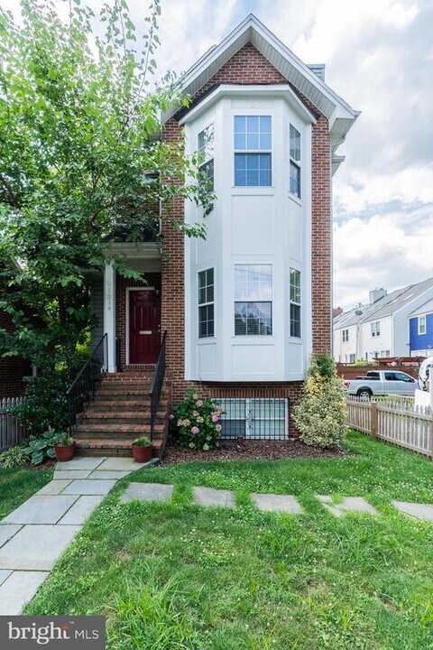 1314 Wythe St in Alexandria, VA - Building Photo