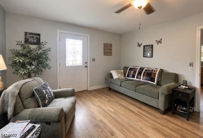 83 Chestnut Hill Dr W in Denville, NJ - Building Photo - Building Photo