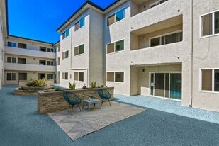 720 Louise Apartments in Glendale, CA - Building Photo