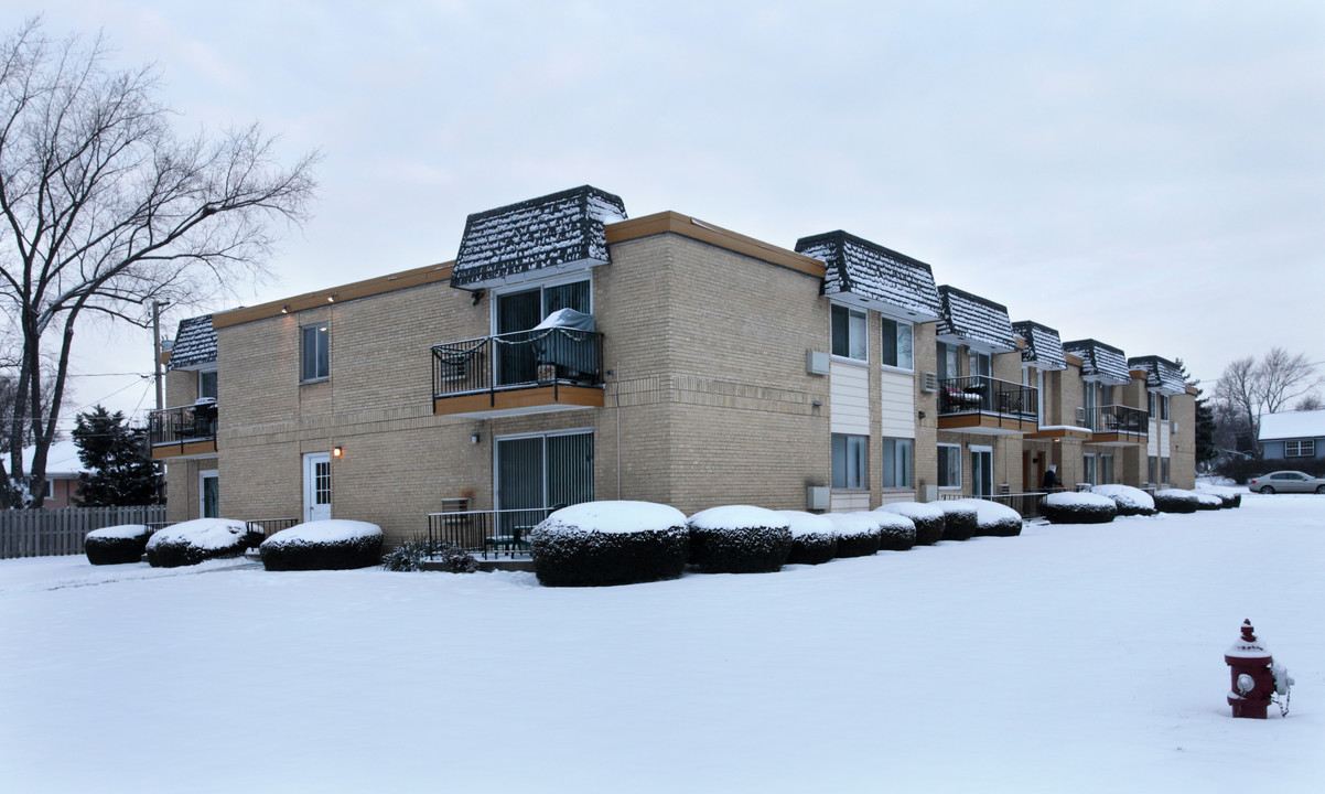 1430-1440 N Evergreen Ave in Arlington Heights, IL - Building Photo