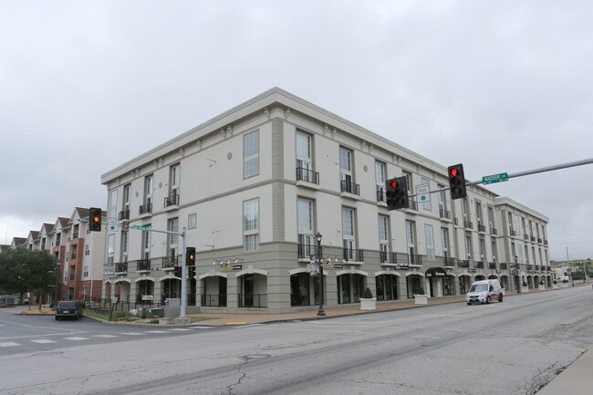 The Lofts at Staion Plaza in St. Louis, MO - Building Photo - Building Photo