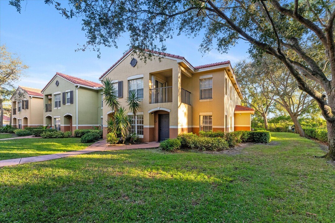 10324 Fox Trail Rd S-Unit -1106 in Royal Palm Beach, FL - Building Photo