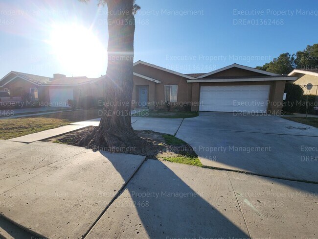 905 Pacheco Rd in Bakersfield, CA - Building Photo - Building Photo