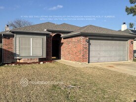 10220 Cypress Hills Dr in Fort Worth, TX - Building Photo