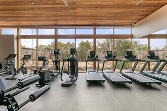 The Saint June in Austin, TX - Foto de edificio - Building Photo