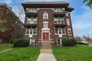 14140 Superior Rd in East Cleveland, OH - Building Photo