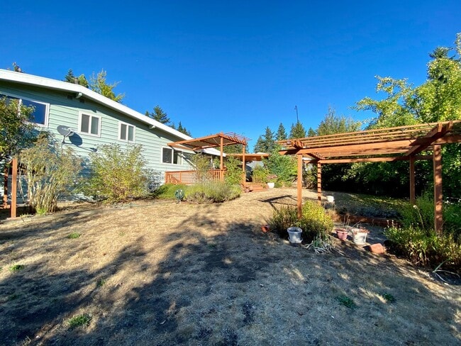 15401 NE 3rd Pl in Bellevue, WA - Building Photo - Building Photo