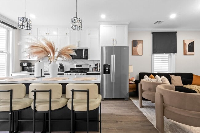 property at 3316 Summit Ave