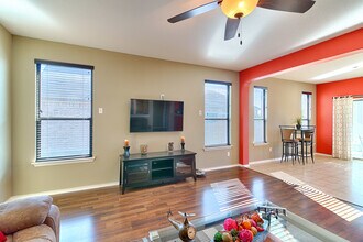 505 Willow Walk Dr in Pflugerville, TX - Building Photo - Building Photo