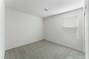 7002 Crimson Shadow St in North Las Vegas, NV - Building Photo