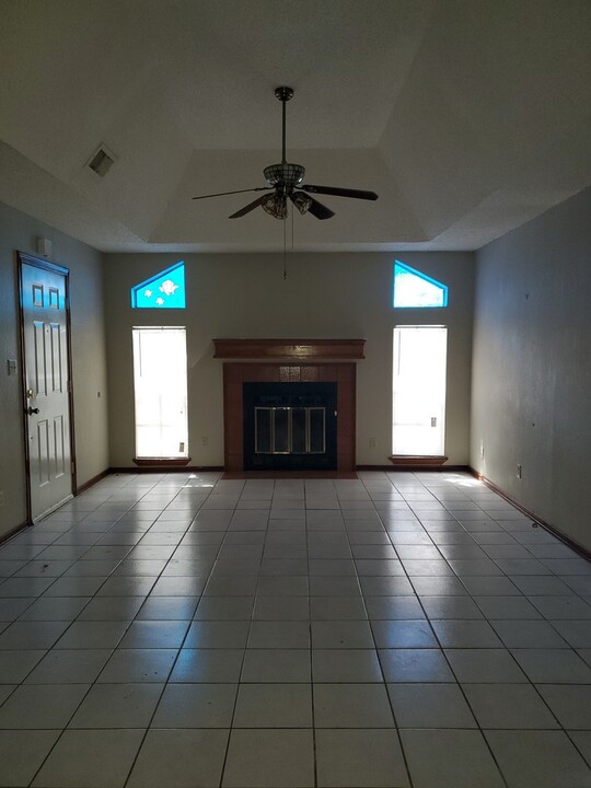 1805 White Tail Dr in Harlingen, TX - Building Photo