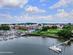 14 W Front St in Red Bank, NJ - Foto de edificio - Building Photo