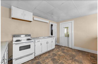 164 S Washington St, Unit 2 in Waterloo, WI - Building Photo - Building Photo