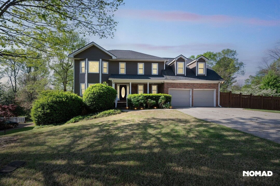 805 Springtime Dr in Lawrenceville, GA - Building Photo