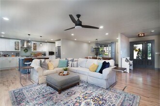 1525 S Oakmont Ave in Springfield, MO - Building Photo - Building Photo