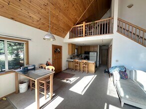 12434 Pinnacle Loop in Truckee, CA - Building Photo - Building Photo
