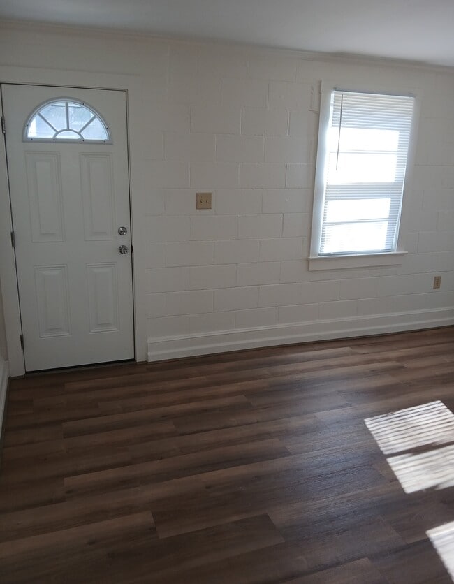 809 W Osborn Rd in Farmville, VA - Building Photo - Building Photo