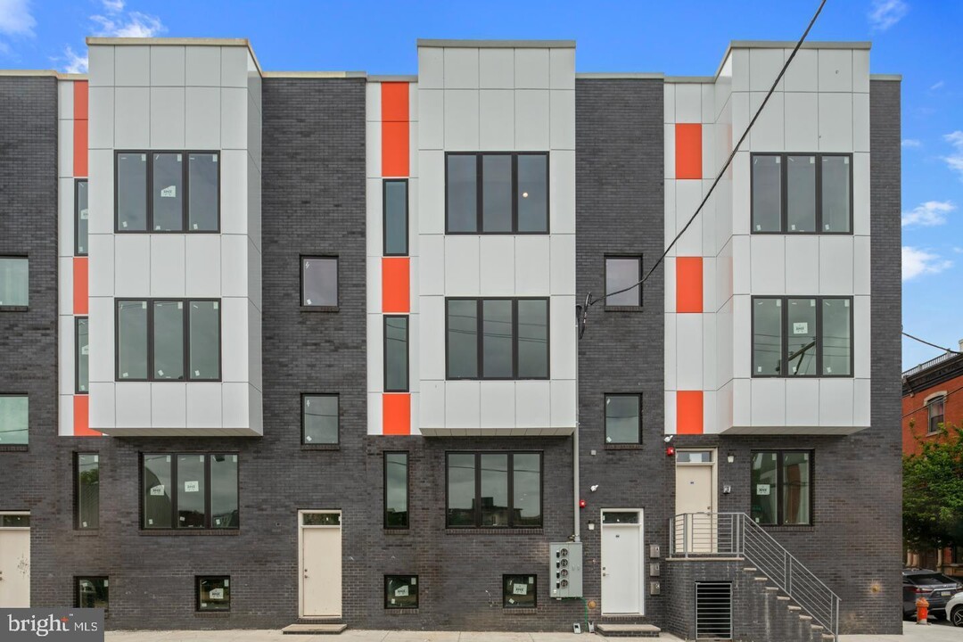 1638 Cambridge St, Unit A in Philadelphia, PA - Building Photo