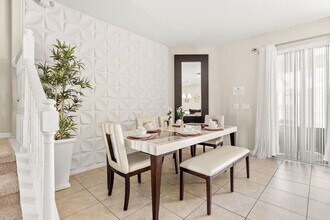 4799 Terrasonesta Dr in Davenport, FL - Foto de edificio - Building Photo