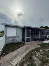 2213 Lincoln St in Hollywood, FL - Building Photo - Building Photo