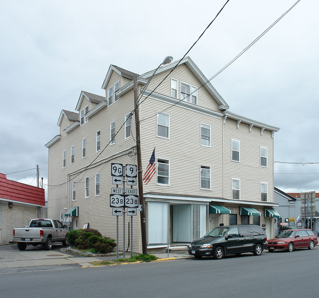 720 Columbia St in Hudson, NY - Building Photo - Building Photo